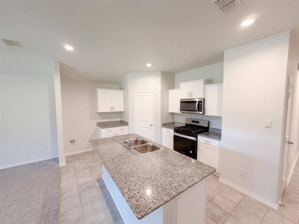517 Bronze Circle W, Springtown, TX 76082 517 Bronze Circle W, Springtown, TX 76082