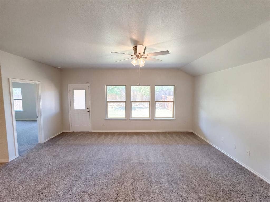 517 Bronze Circle W, Springtown, TX 76082 517 Bronze Circle W, Springtown, TX 76082