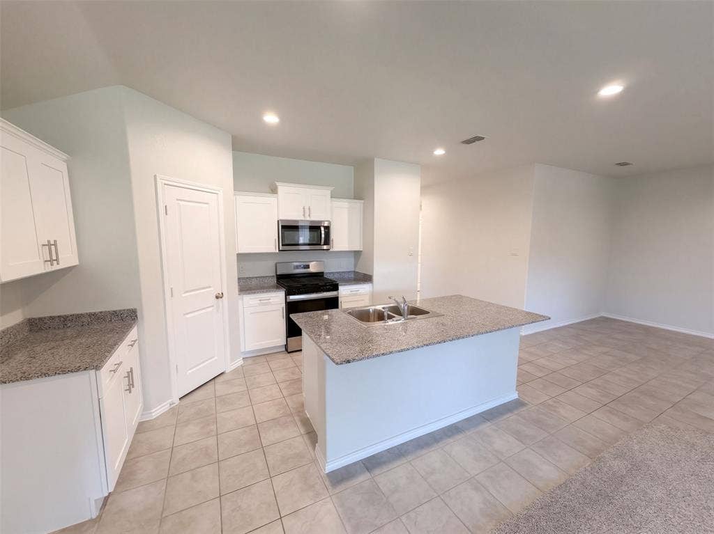 517 Bronze Circle W, Springtown, TX 76082 517 Bronze Circle W, Springtown, TX 76082
