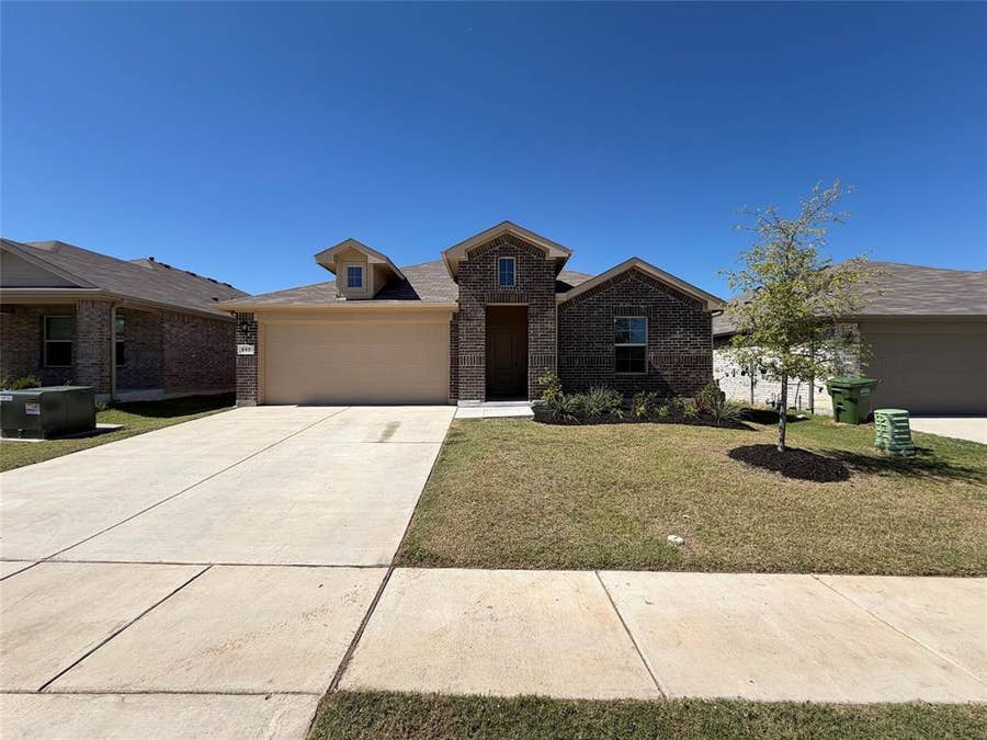 Property photo for 517 Bronze Circle W, Springtown, TX