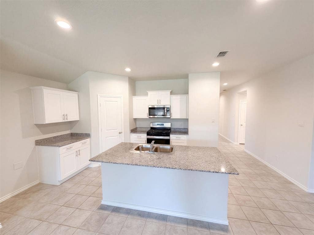 517 Bronze Circle W, Springtown, TX 76082 517 Bronze Circle W, Springtown, TX 76082