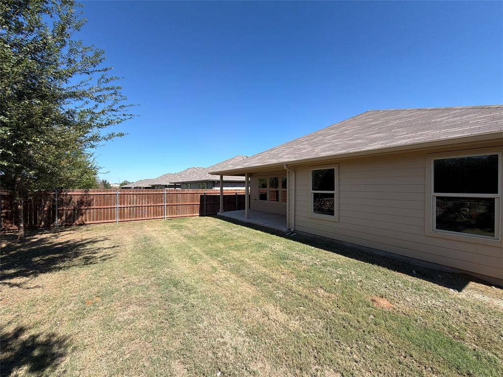 517 Bronze Circle W, Springtown, TX 76082 517 Bronze Circle W, Springtown, TX 76082