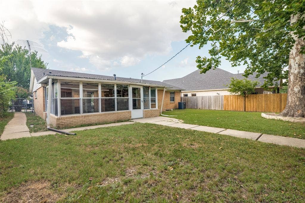 110 W Marguerita Drive, Garland, TX 75040