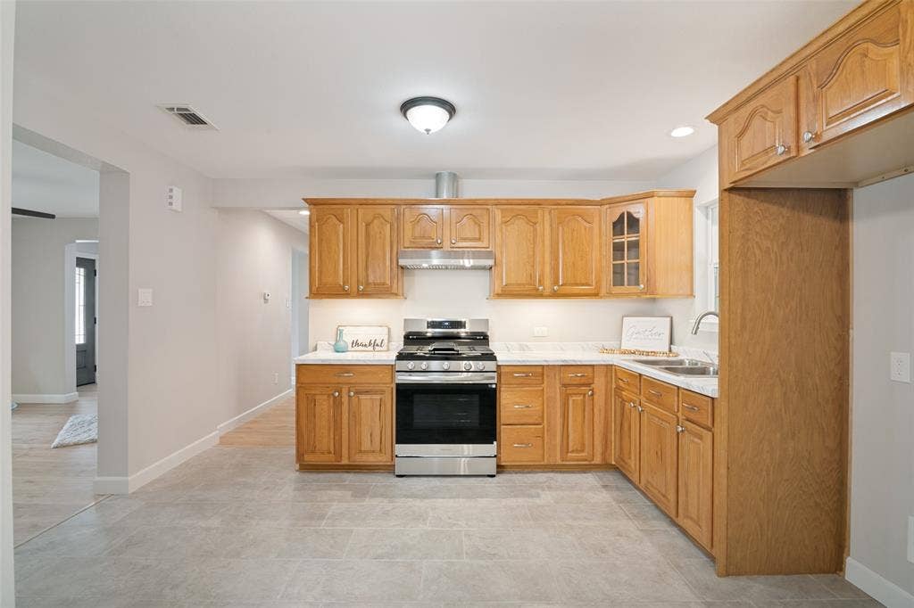 110 W Marguerita Drive, Garland, TX 75040