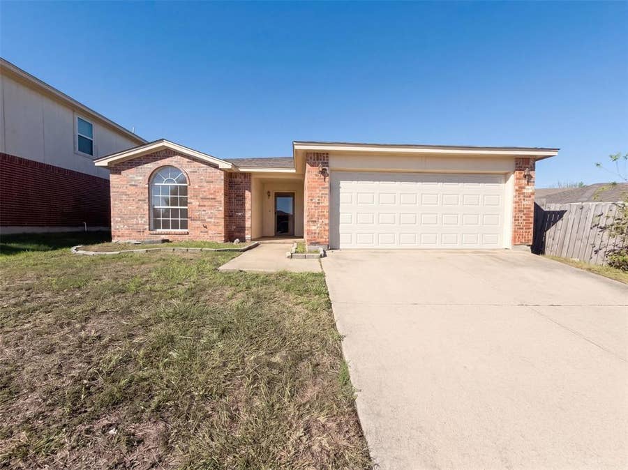 Property photo for 6704 Pony Express Trail, Arlington, TX