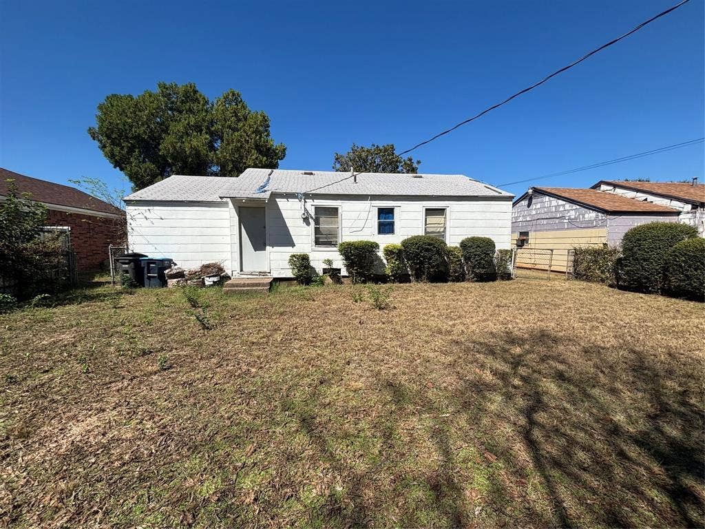 2436 Rattikin Road, Fort Worth, TX 76105