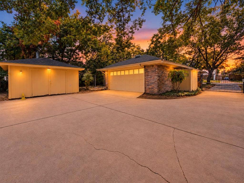 2403 Radcliffe Drive, Arlington, TX 76012 2403 Radcliffe Drive, Arlington, TX 76012