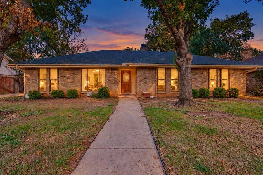 Property photo for 2403 Radcliffe Drive, Arlington, TX