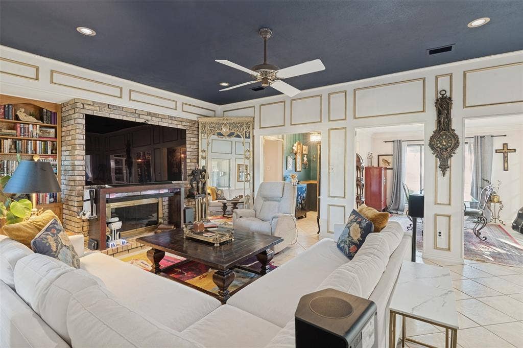 2403 Radcliffe Drive, Arlington, TX 76012 2403 Radcliffe Drive, Arlington, TX 76012