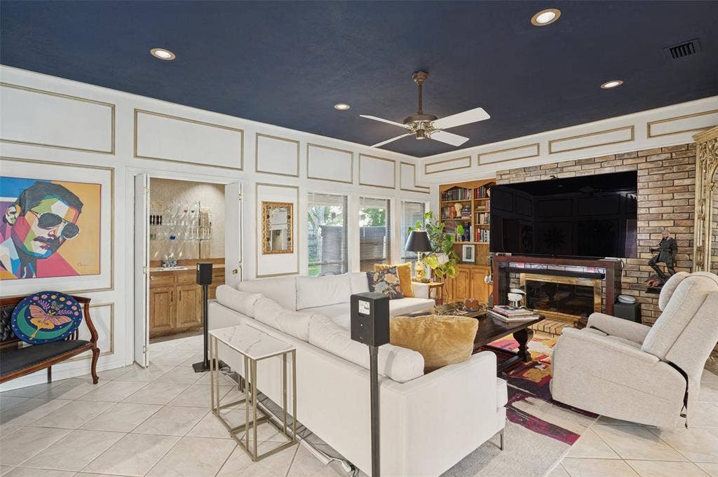 2403 Radcliffe Drive, Arlington, TX 76012 2403 Radcliffe Drive, Arlington, TX 76012