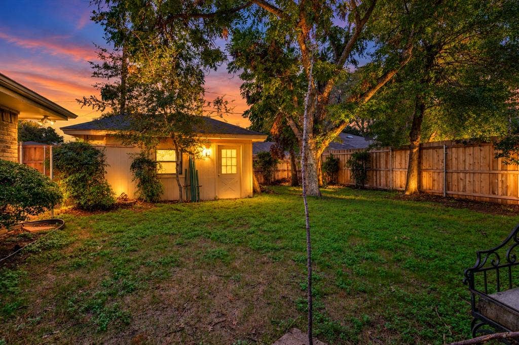 2403 Radcliffe Drive, Arlington, TX 76012 2403 Radcliffe Drive, Arlington, TX 76012