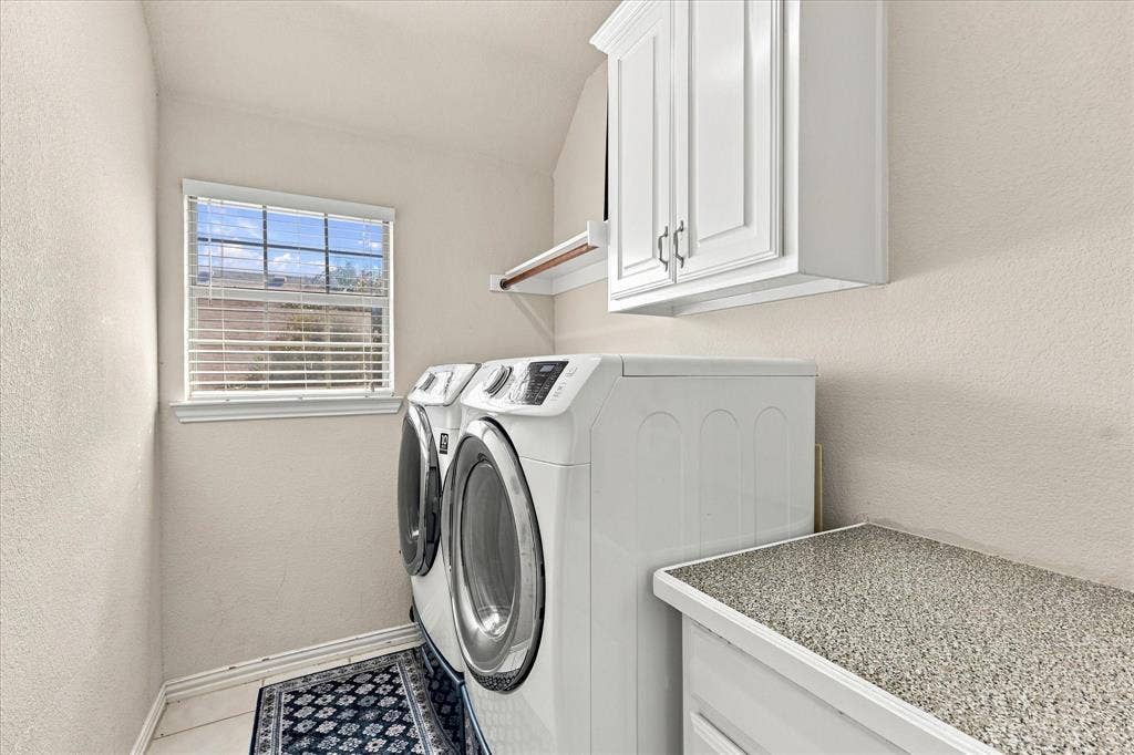7223 Native Oak Lane, Irving, TX 75063 Utility Room - Upstairs