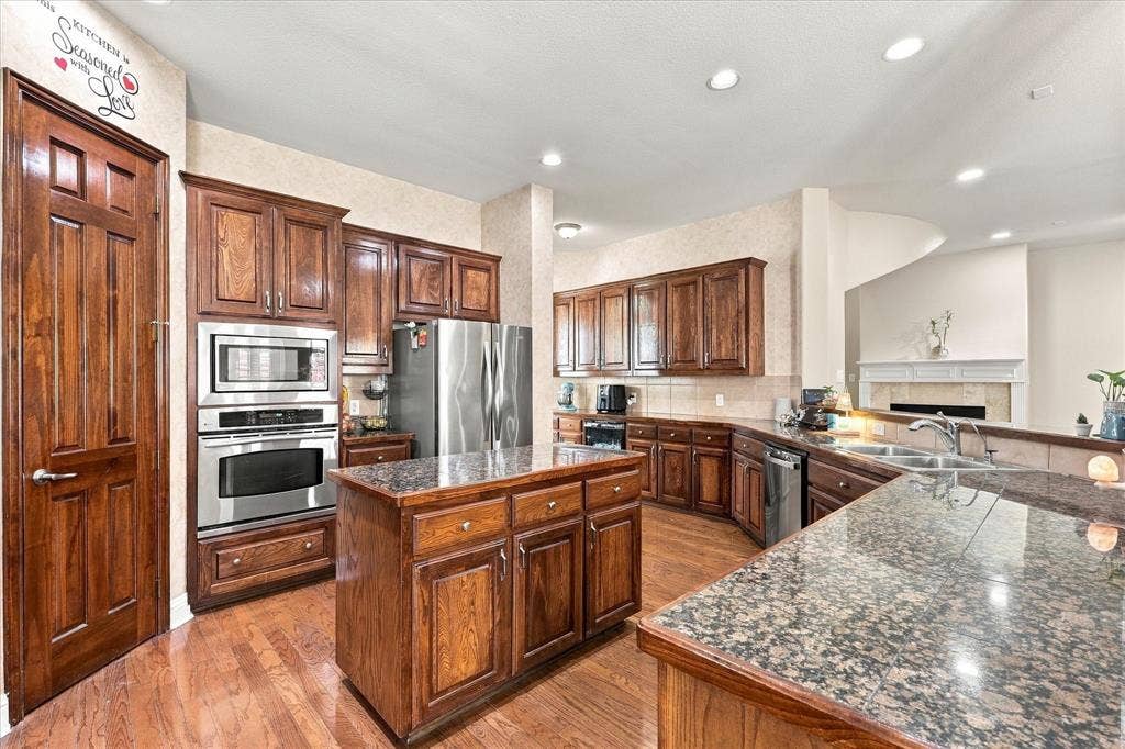 7223 Native Oak Lane, Irving, TX 75063 7223 Native Oak Lane, Irving, TX 75063