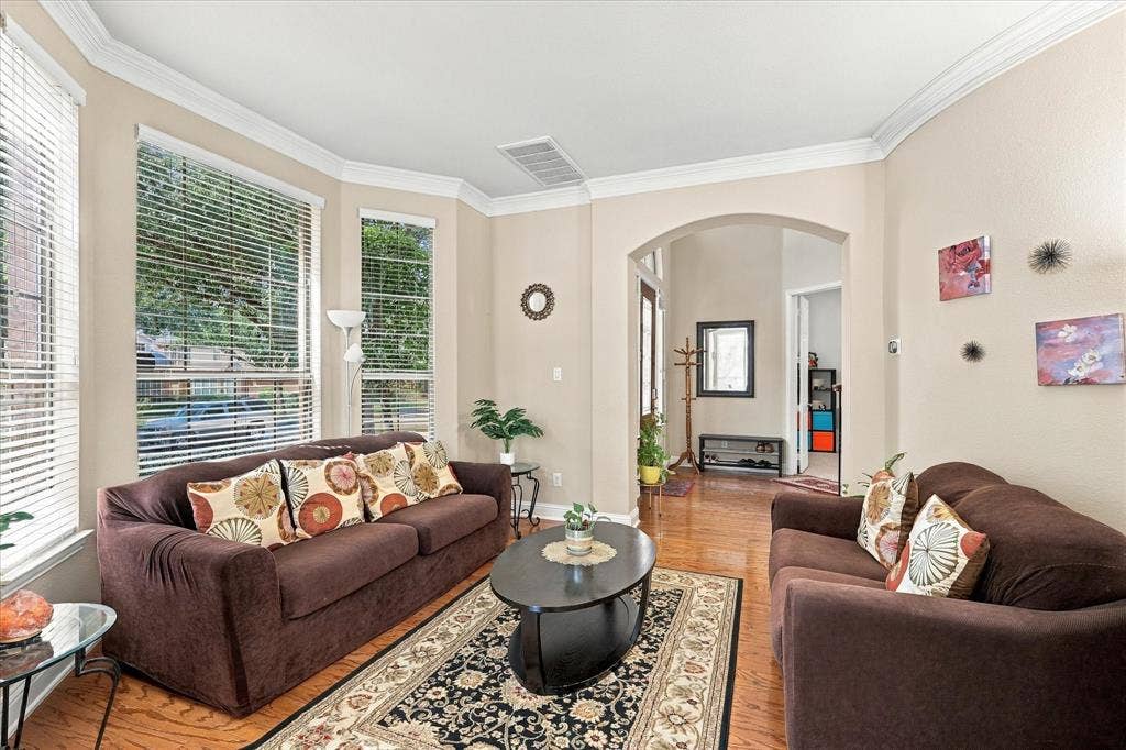 7223 Native Oak Lane, Irving, TX 75063 7223 Native Oak Lane, Irving, TX 75063