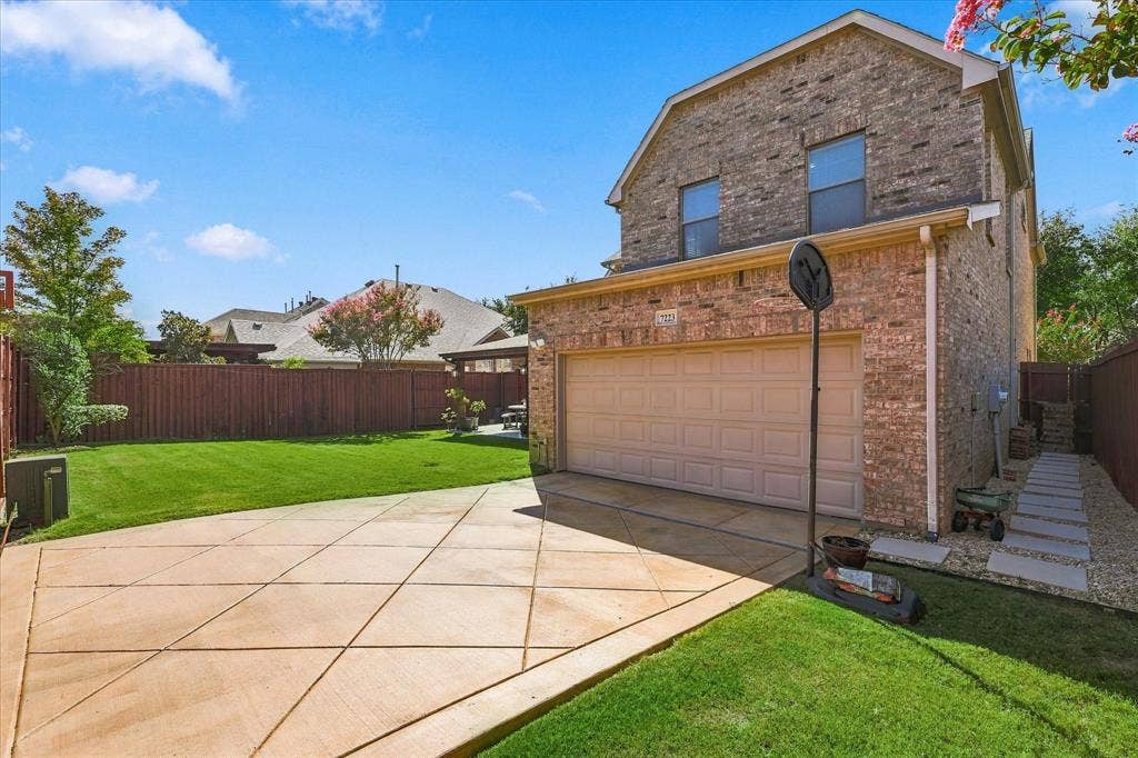 7223 Native Oak Lane, Irving, TX 75063 7223 Native Oak Lane, Irving, TX 75063