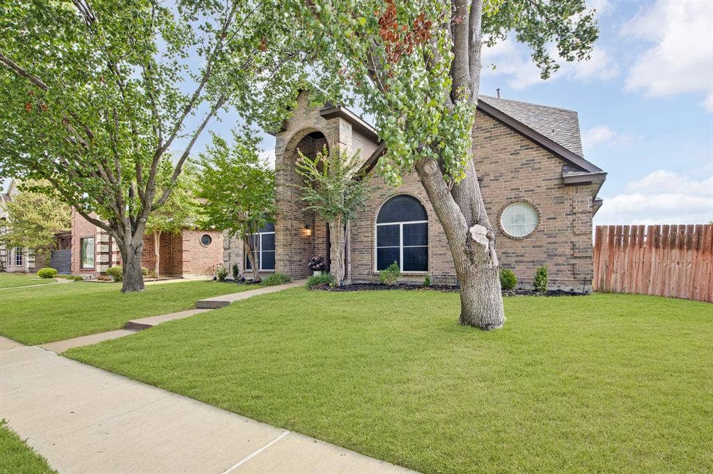 2039 Camelot Drive, Lewisville, TX 75067 2039 Camelot Drive, Lewisville, TX 75067
