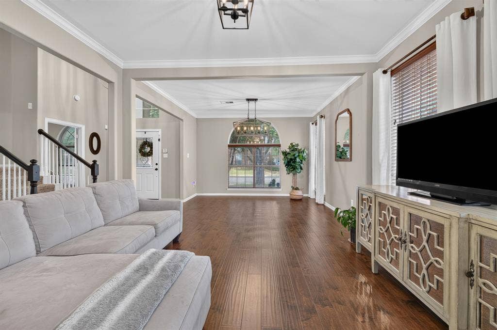 2039 Camelot Drive, Lewisville, TX 75067 2039 Camelot Drive, Lewisville, TX 75067