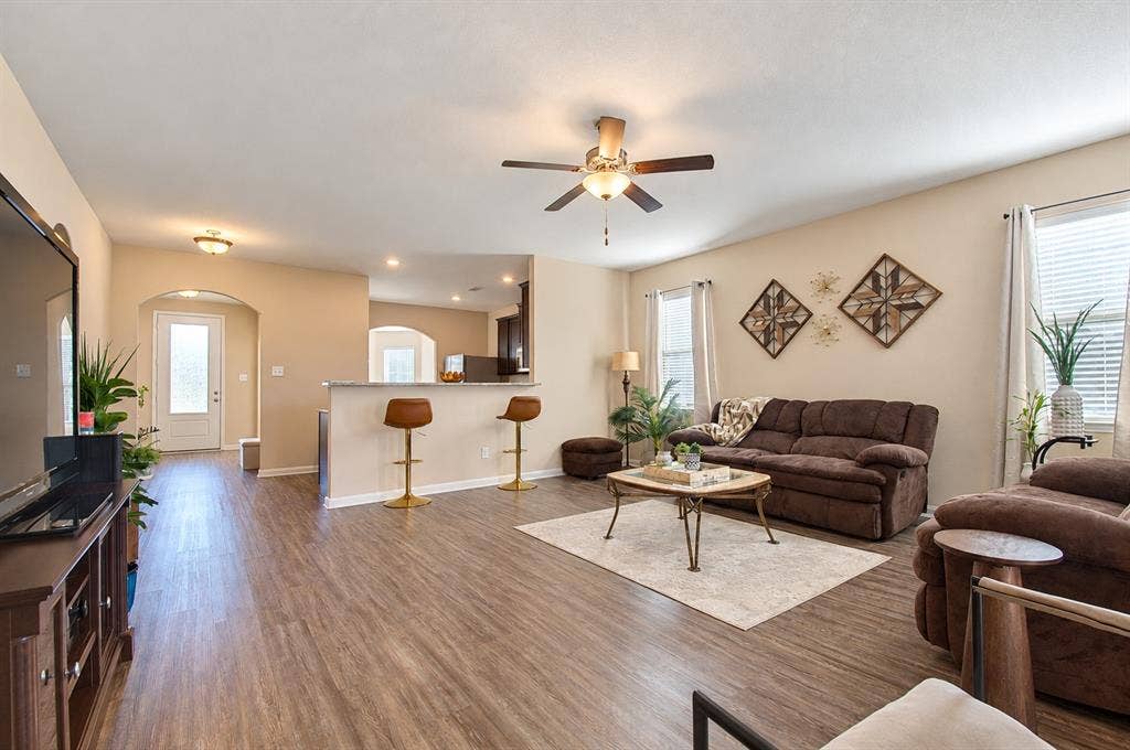 717 Lansman Trail, Denton, TX 76207
