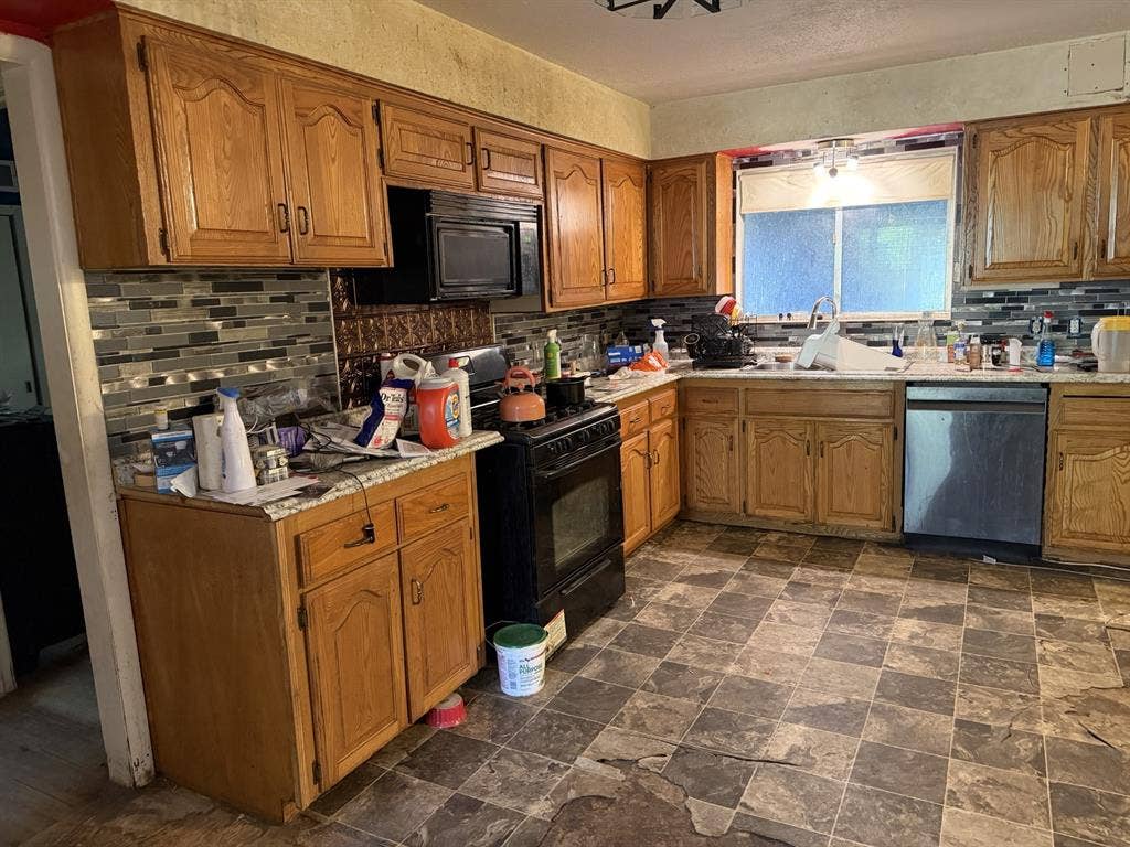 1202 W Tucker Boulevard, Arlington, TX 76013