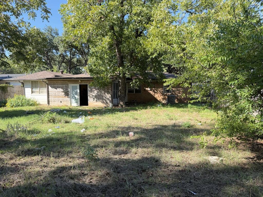 1202 W Tucker Boulevard, Arlington, TX 76013
