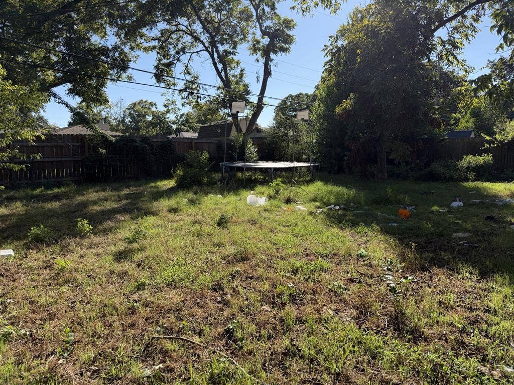 1202 W Tucker Boulevard, Arlington, TX 76013