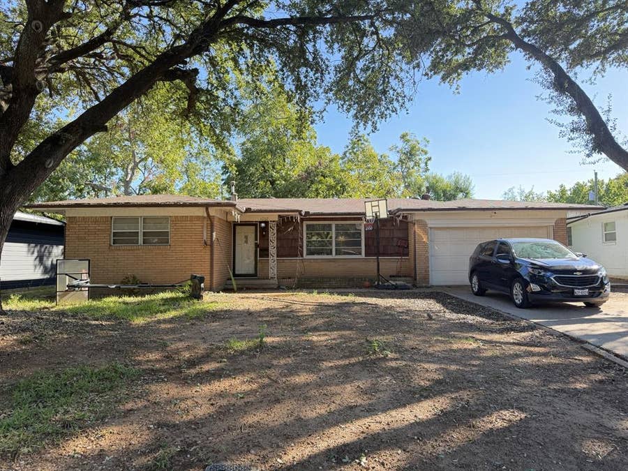 Property photo for 1202 W Tucker Boulevard, Arlington, TX