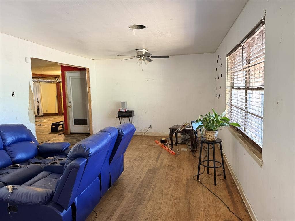 1202 W Tucker Boulevard, Arlington, TX 76013