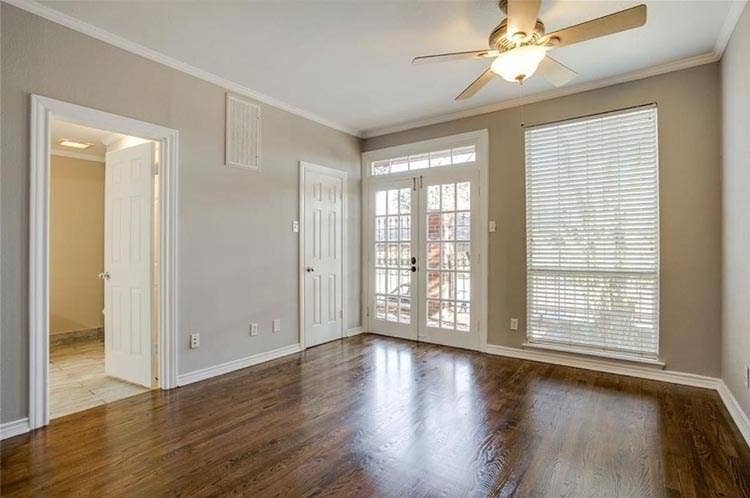 Roomy bed room, French doors to patio.