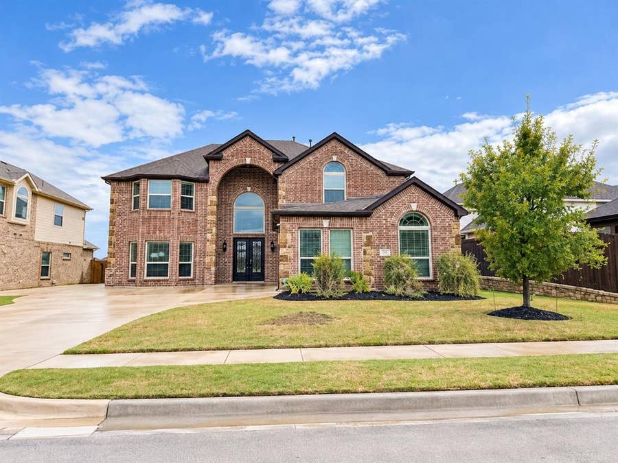 Property photo for 7139 Playa Norte Drive, Grand Prairie, TX