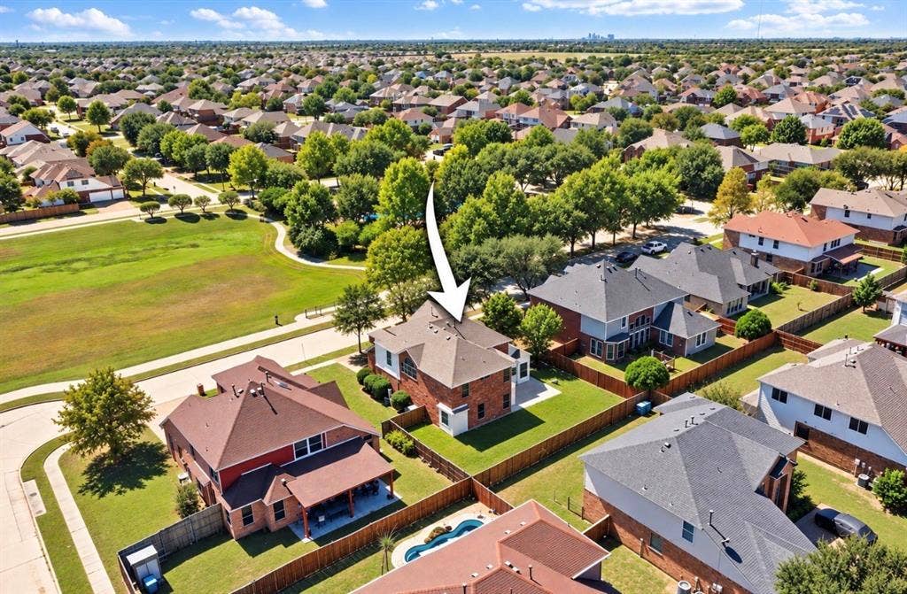 1005 Raspberry Lane, DeSoto, TX 75115