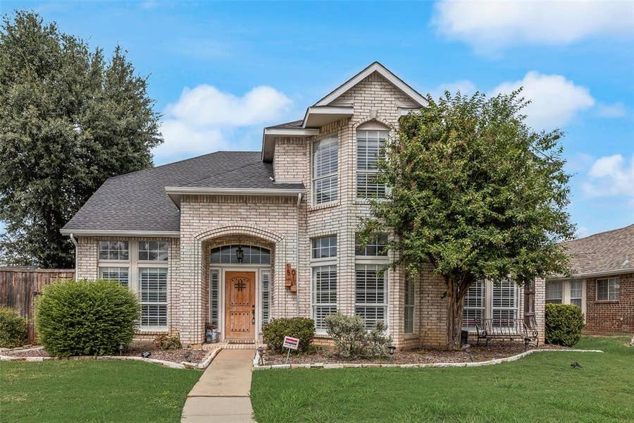 Property photo for 1501 Mission Ridge Trail, Carrollton, TX