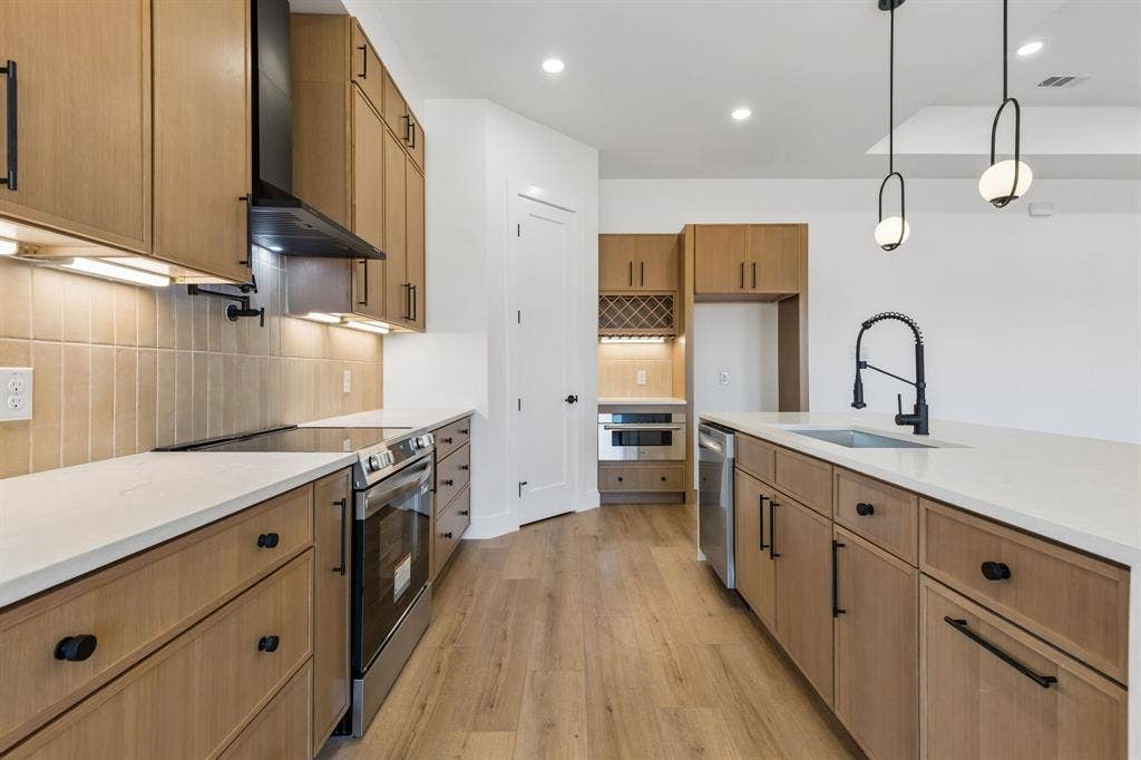 921 Woodcrest Drive, Lancaster, TX 75134 921 Woodcrest Drive, Lancaster, TX 75134