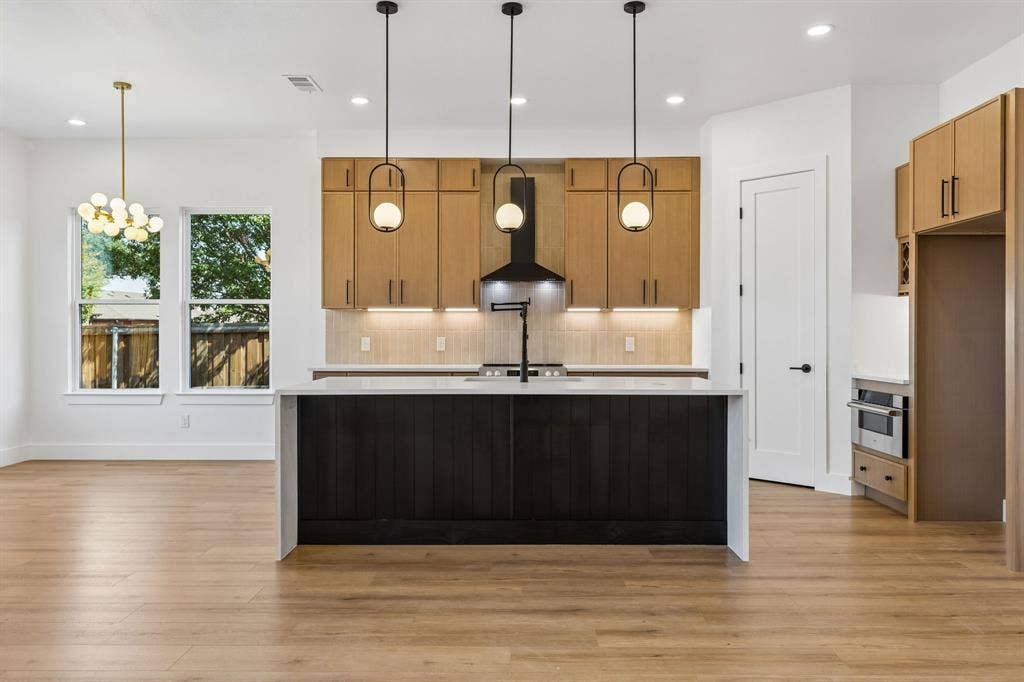 921 Woodcrest Drive, Lancaster, TX 75134 921 Woodcrest Drive, Lancaster, TX 75134