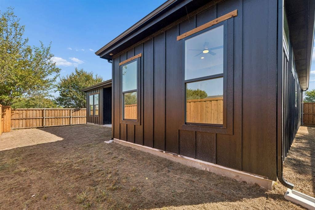 921 Woodcrest Drive, Lancaster, TX 75134 921 Woodcrest Drive, Lancaster, TX 75134