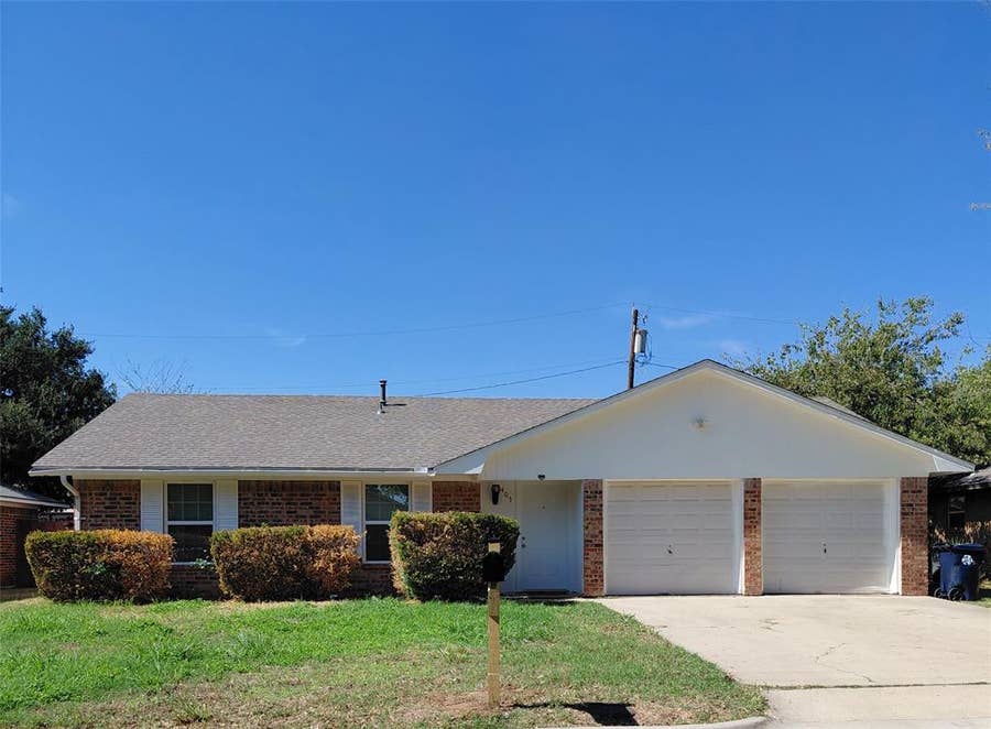 Property photo for 405 Kingfisher Lane, Denton, TX