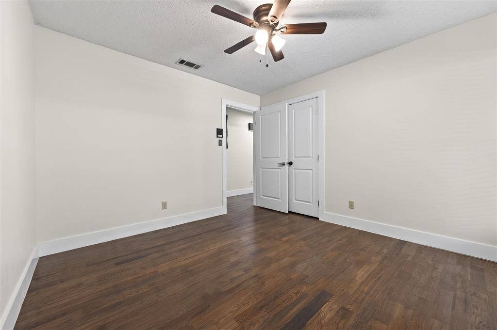 2304 Belfry Court, Arlington, TX 76011