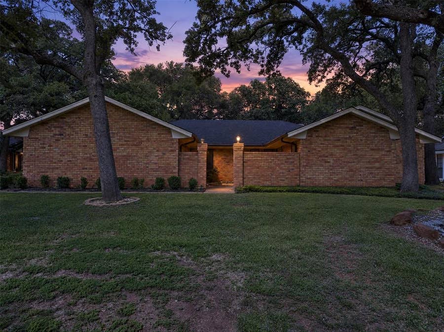 Property photo for 2304 Belfry Court, Arlington, TX