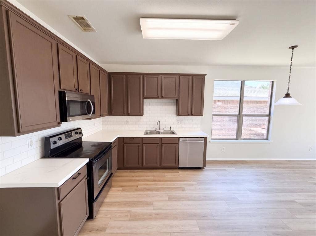 10713 Vista Heights Boulevard, Fort Worth, TX 76108