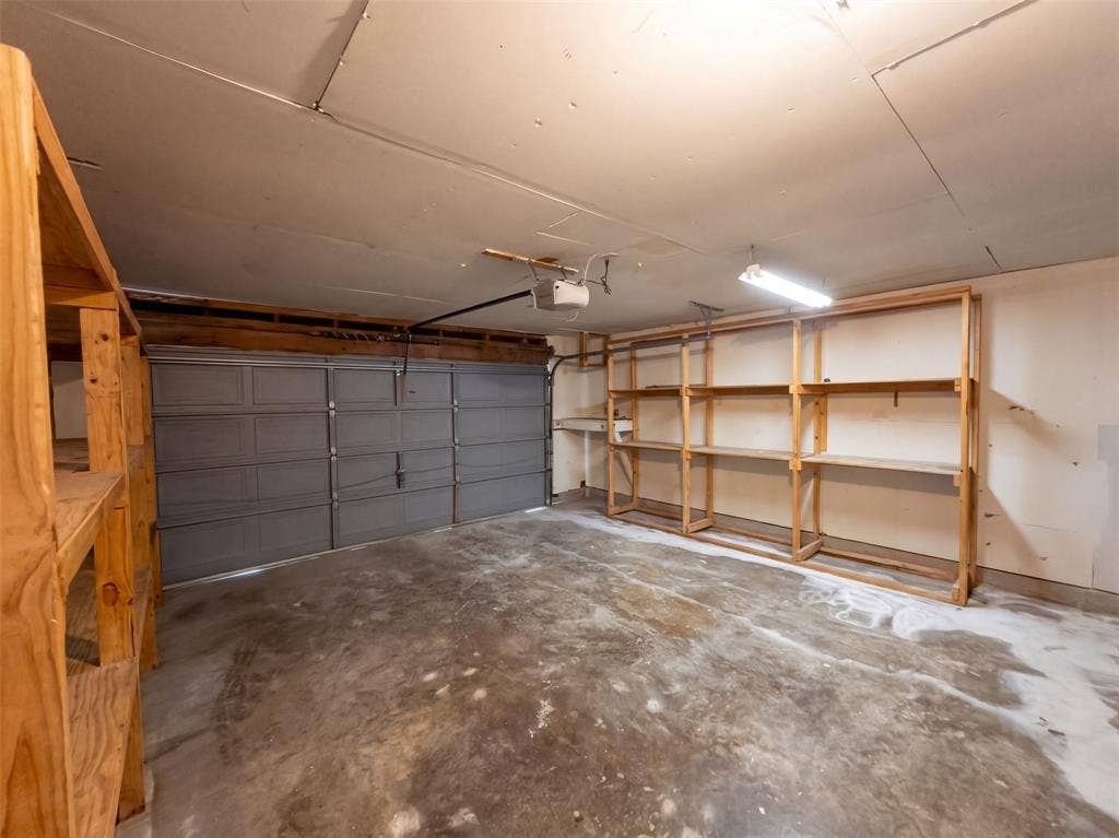 2331 Royal Drive, Garland, TX 75041 2331 Royal Drive, Garland, TX 75041