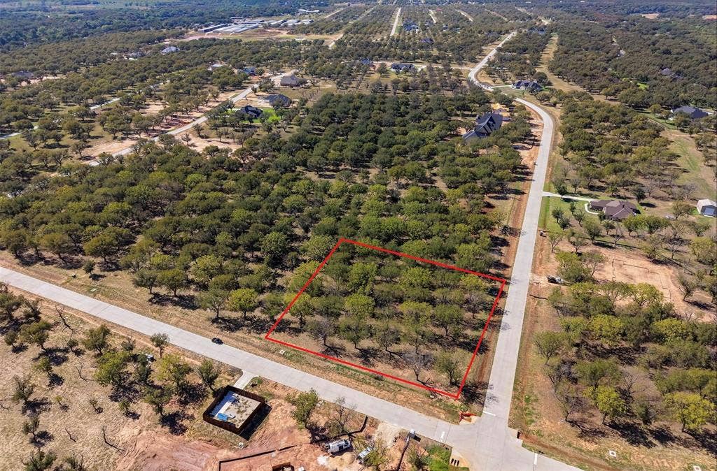 2513 Buckskin Drive, Granbury, TX 76049 2513 Buckskin Drive, Granbury, TX 76049