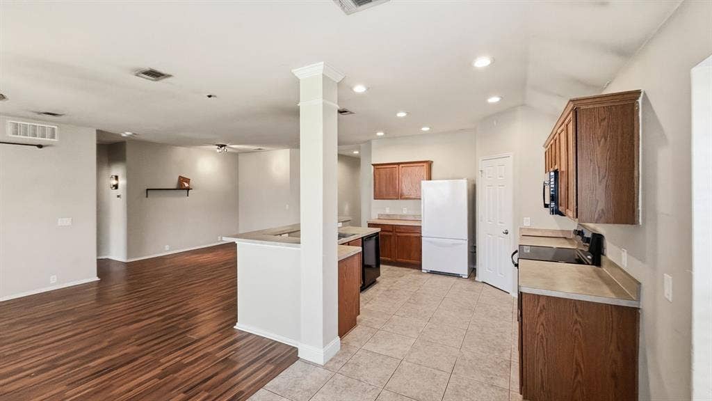 1029 Abigail Drive, Arlington, TX 76002 1029 Abigail Drive, Arlington, TX 76002