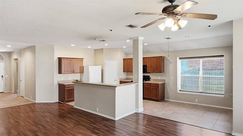 1029 Abigail Drive, Arlington, TX 76002 1029 Abigail Drive, Arlington, TX 76002