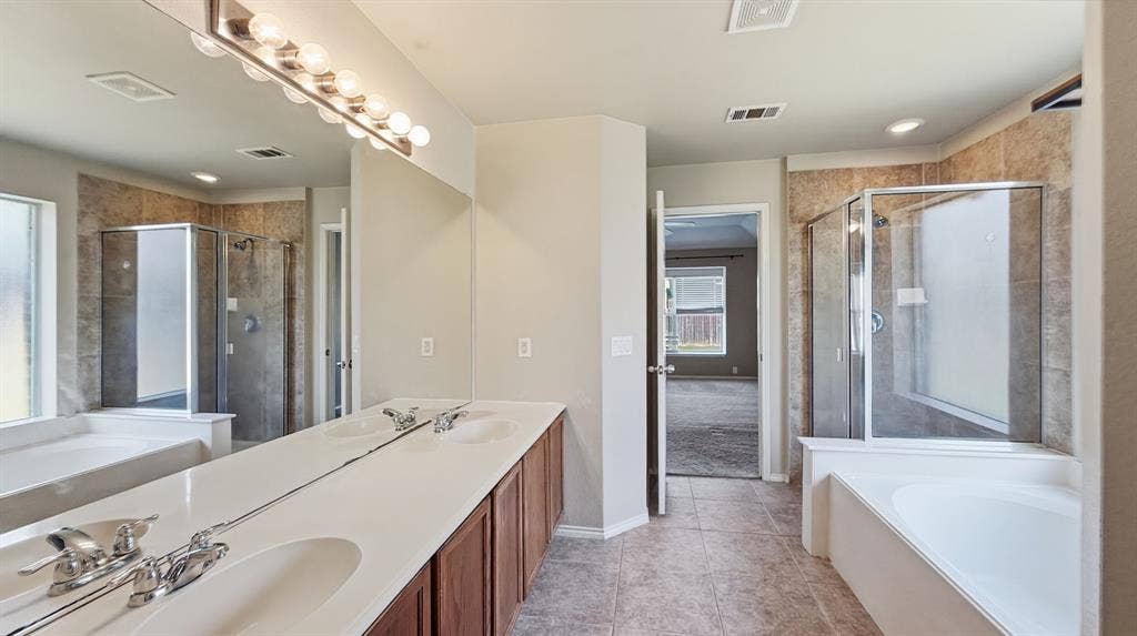 1029 Abigail Drive, Arlington, TX 76002 1029 Abigail Drive, Arlington, TX 76002