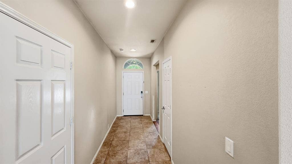 1029 Abigail Drive, Arlington, TX 76002 1029 Abigail Drive, Arlington, TX 76002