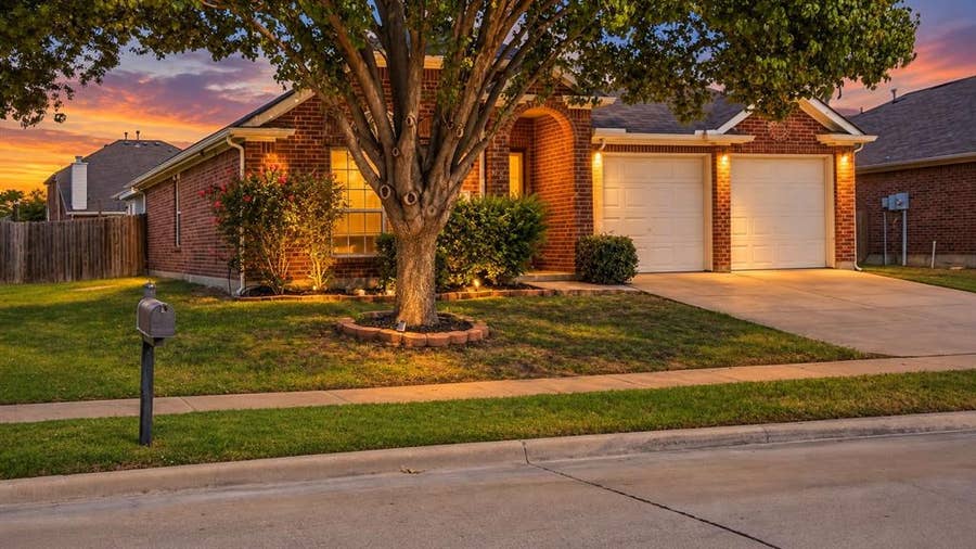 Property photo for 1029 Abigail Drive, Arlington, TX
