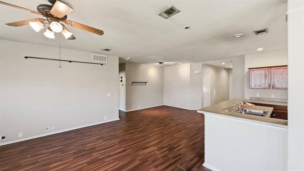 1029 Abigail Drive, Arlington, TX 76002 1029 Abigail Drive, Arlington, TX 76002