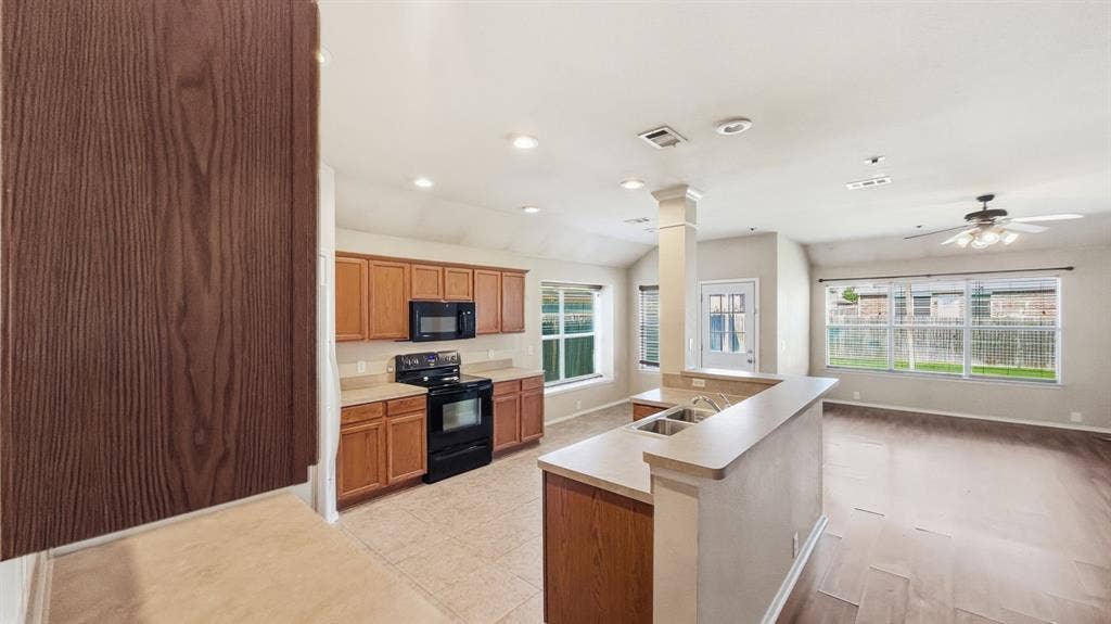 1029 Abigail Drive, Arlington, TX 76002 1029 Abigail Drive, Arlington, TX 76002