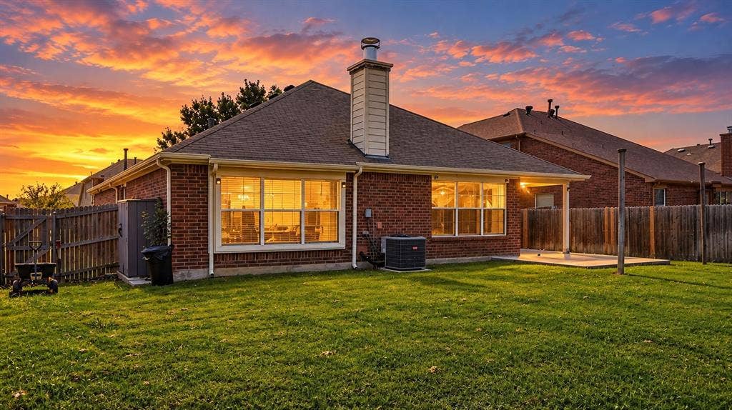 1029 Abigail Drive, Arlington, TX 76002 1029 Abigail Drive, Arlington, TX 76002
