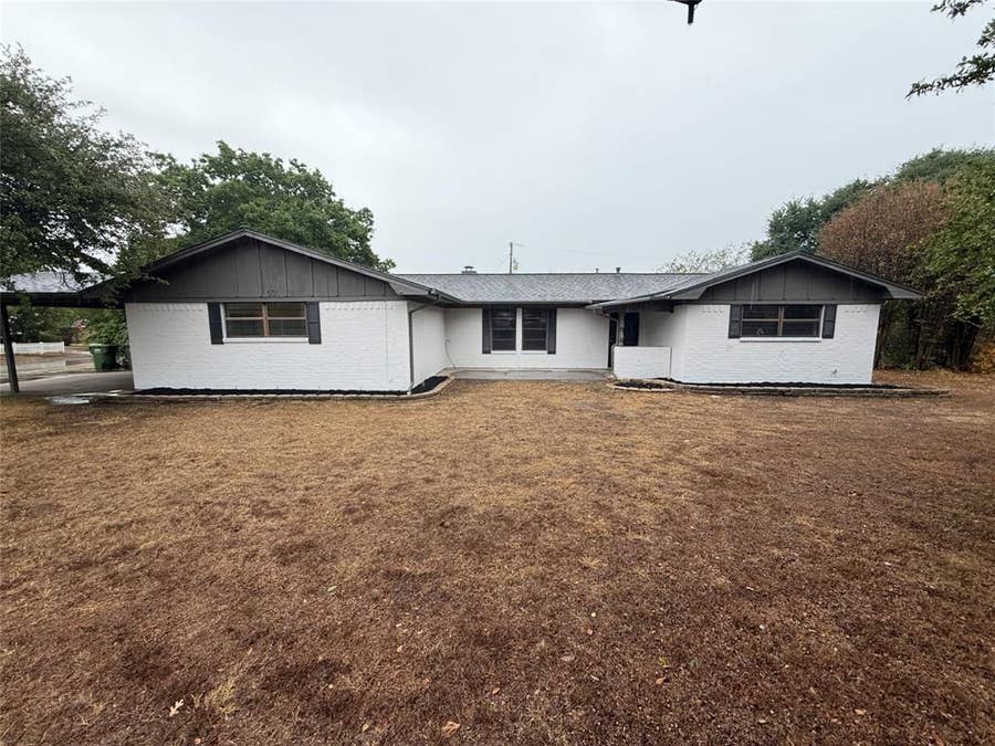 Property photo for 501 Franklin Drive, Glen Rose, TX