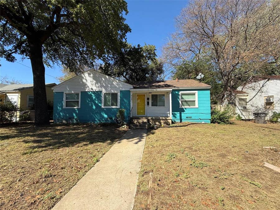 Property photo for 4127 Fox Drive, Fort Worth, TX